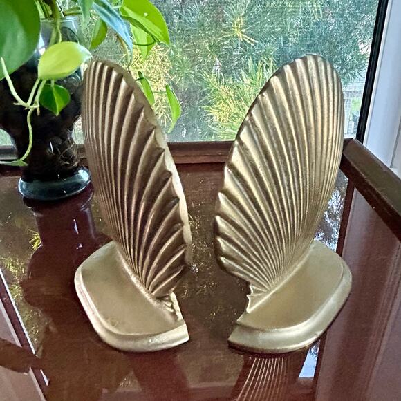 MCM Other - Vintage 1970s Solid Brass Clam Shell Bookends